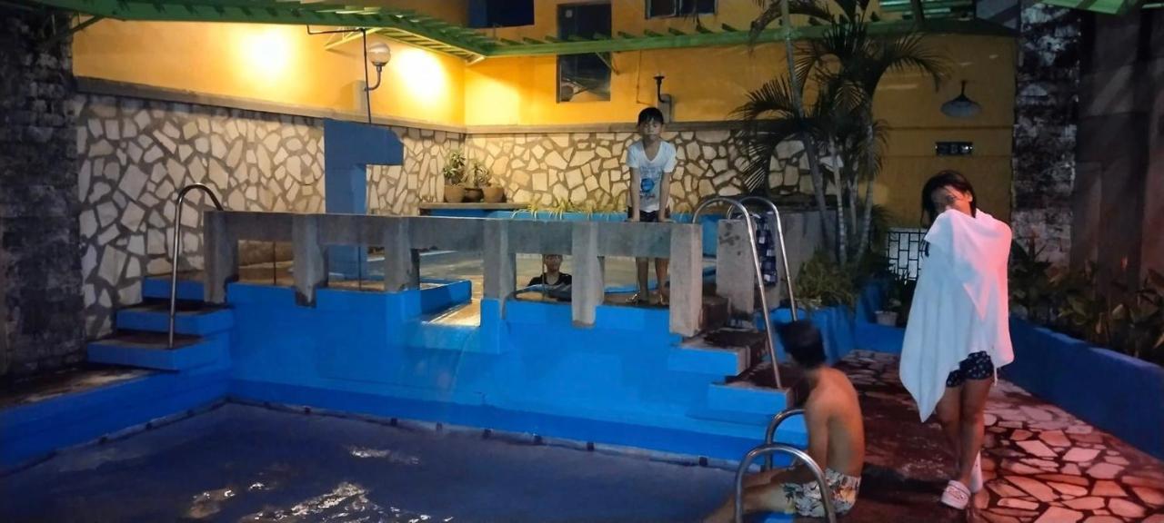 2 Hotel Saleh Angeles Kültér fotó