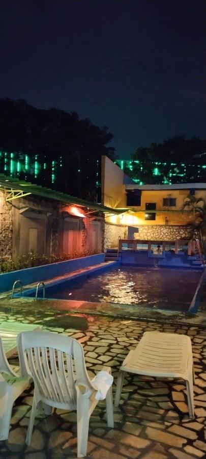 2 Hotel Saleh Angeles Kültér fotó
