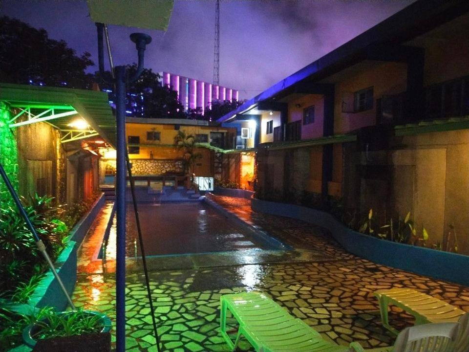2 Hotel Saleh Angeles Kültér fotó
