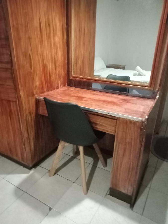 2 Hotel Saleh Angeles Kültér fotó